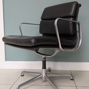 Original Eames EA208