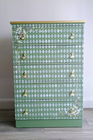 Vintage chest of drawers 