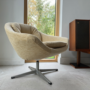 Mid century swivel lounge cocktail chair